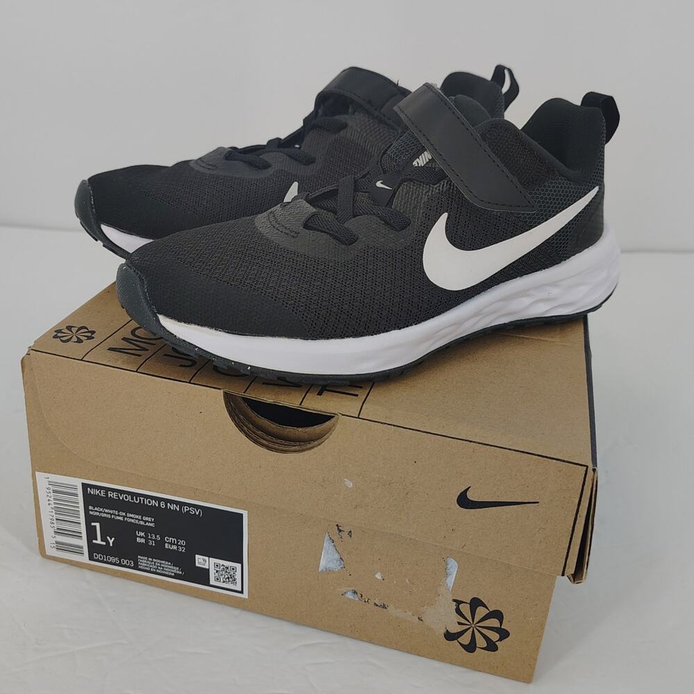 Nike Revolution 6 NN Kids Sneakers Black White Size 1Y